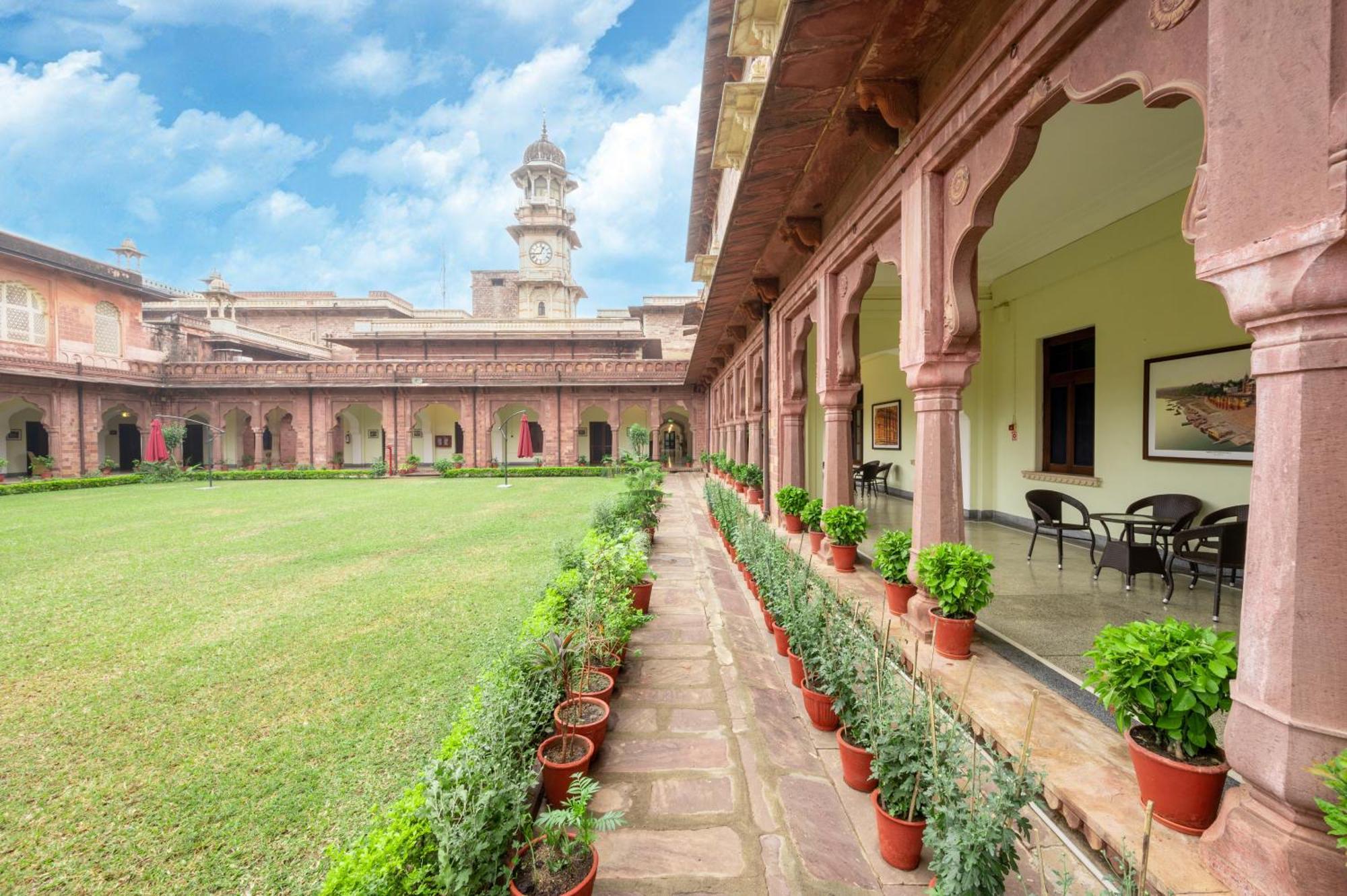 Umed Bhawan Palace, Kotah Exterior photo